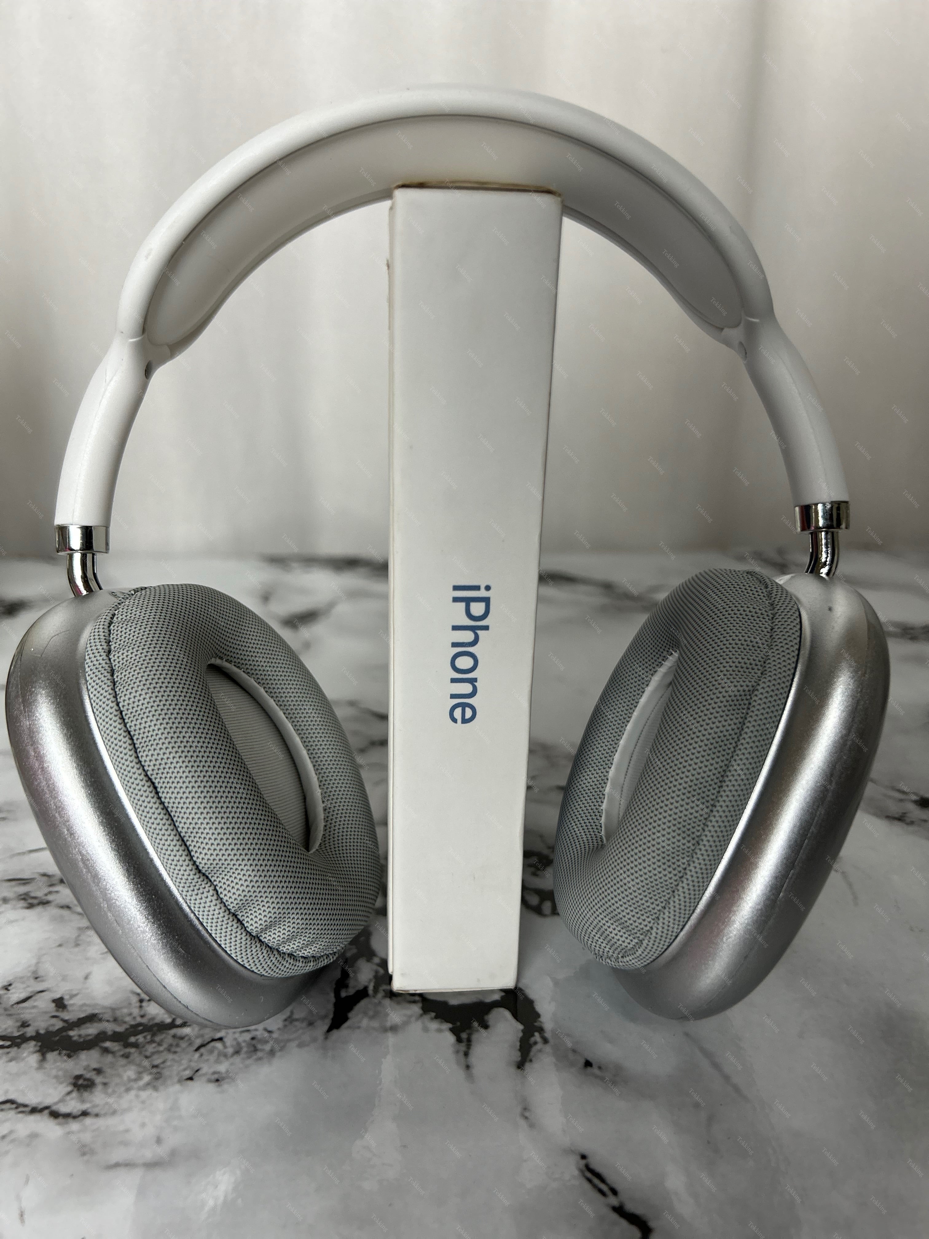 P9 Pro Headphone, Over Ear, Full Adjustable (White Colour)