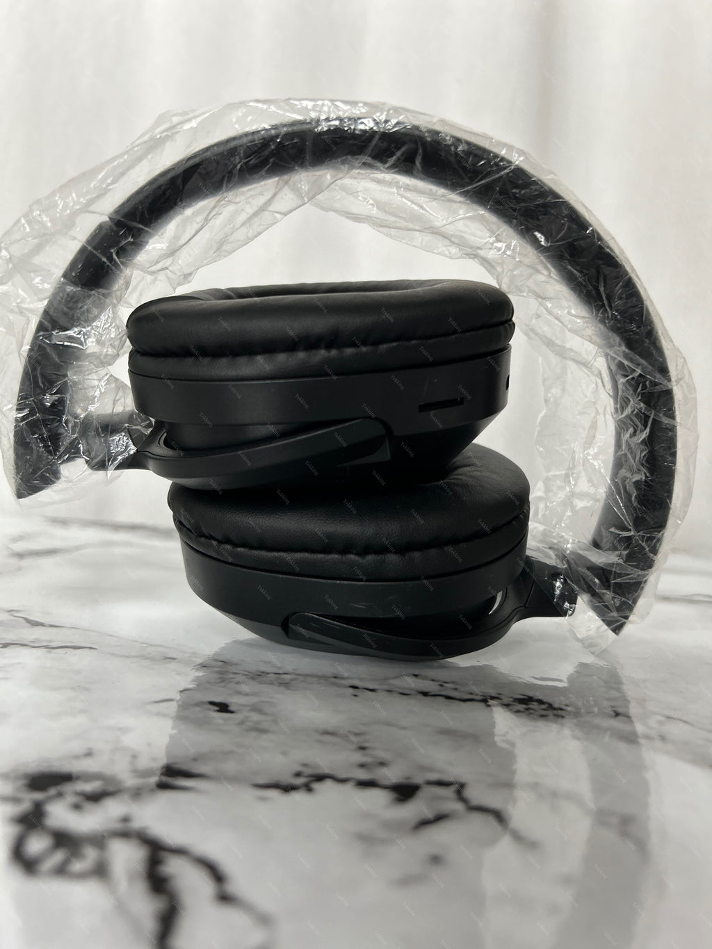 b0at Rockerz-480 Headphone, Full Adjustable, With RGB, Premium quality (HRGB)