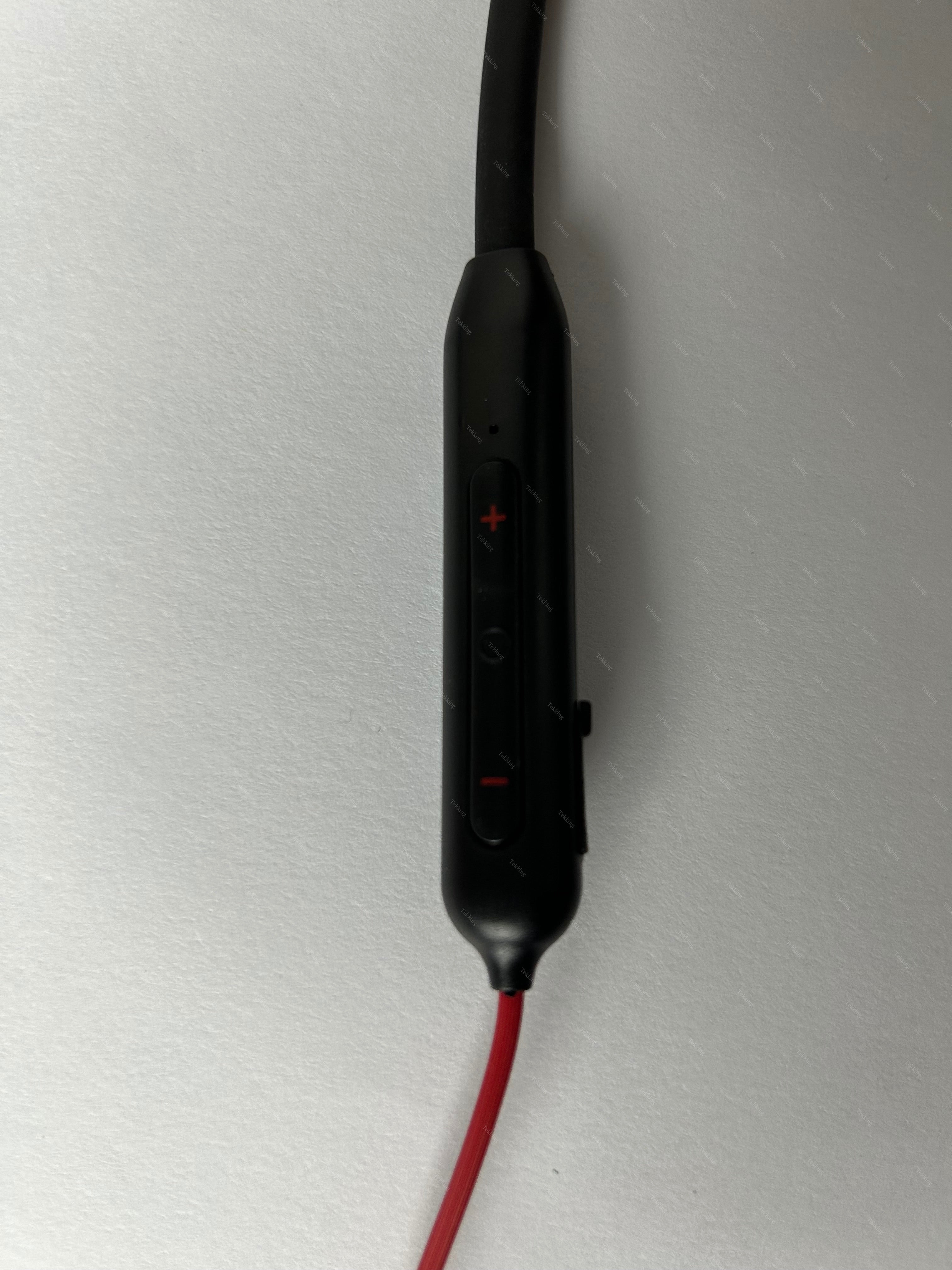 OnePlus Neckband, Magnetic ON/OFF Control, Premium quality (NOP)