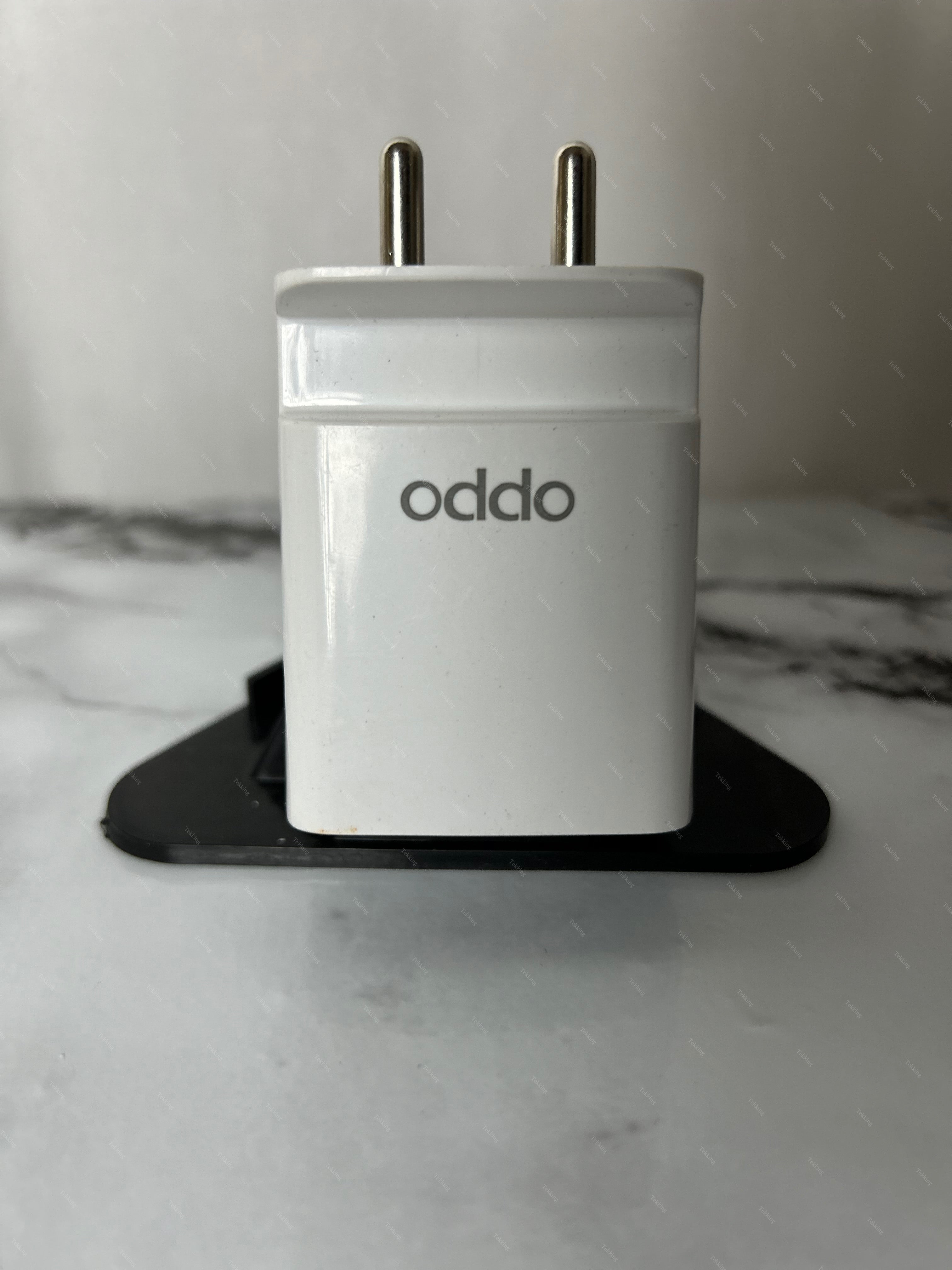 Oppo 30W, Mobile Charger With Stand (C30W)